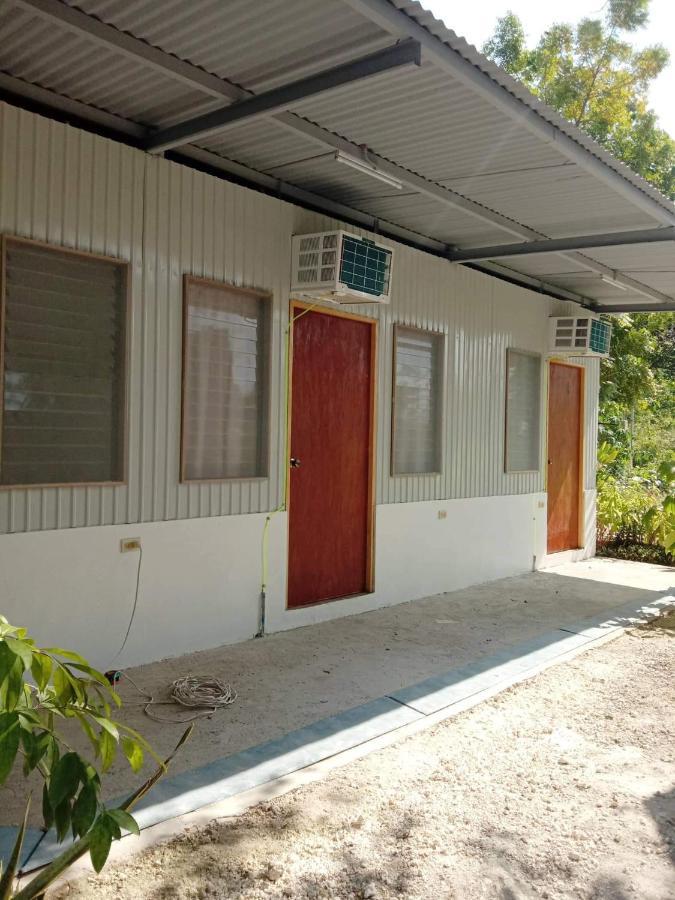 Lr Hostel And Cafe Moalboal Luaran gambar