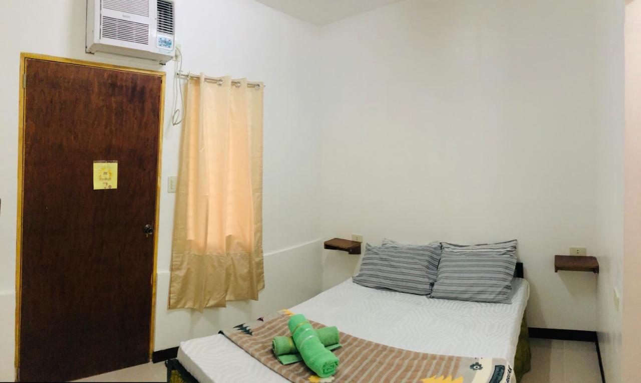 Lr Hostel And Cafe Moalboal Luaran gambar