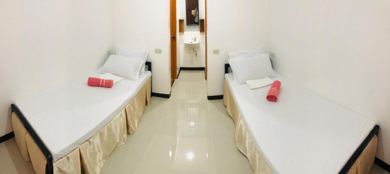 Lr Hostel And Cafe Moalboal Luaran gambar