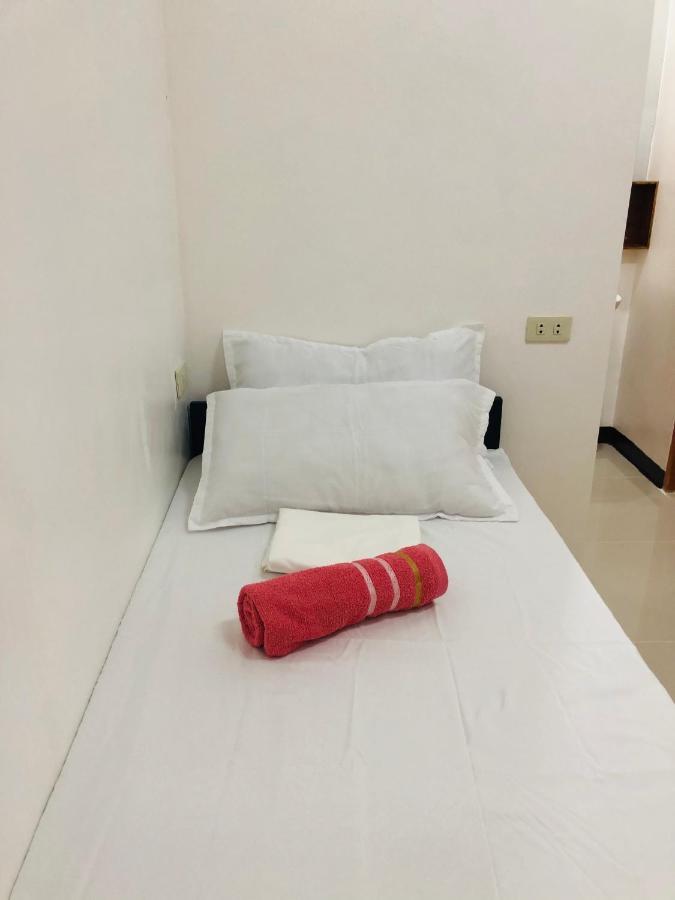 Lr Hostel And Cafe Moalboal Luaran gambar